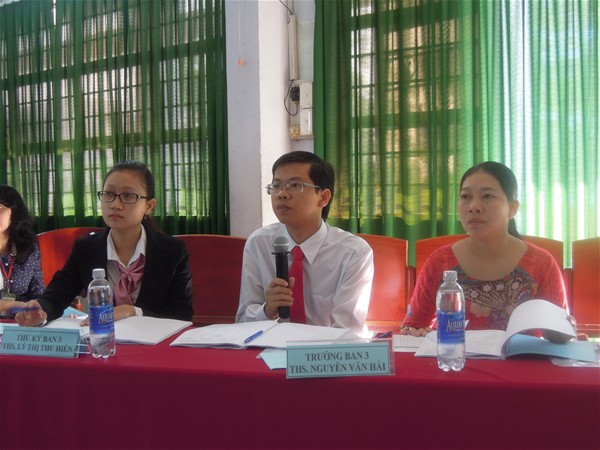 Hội đồng đánh giá báo cáo tốt nghiệp