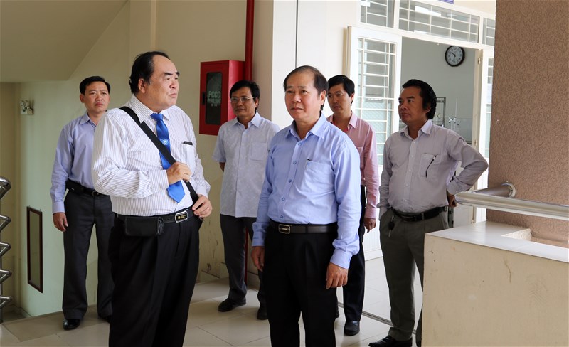 Giám đốc Sở Y tế Tỉnh quan tâm hoạt động đảm bảo chất lượng Khoa Dược LHU